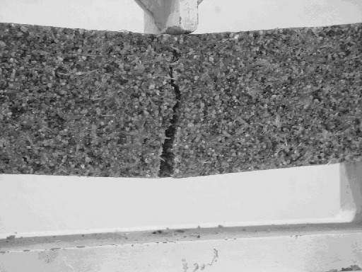 بتن پلاست تولید کننده محصولات شیمیایی بتن - شکست بتن پلیمری تحت بارگذاری خمشی